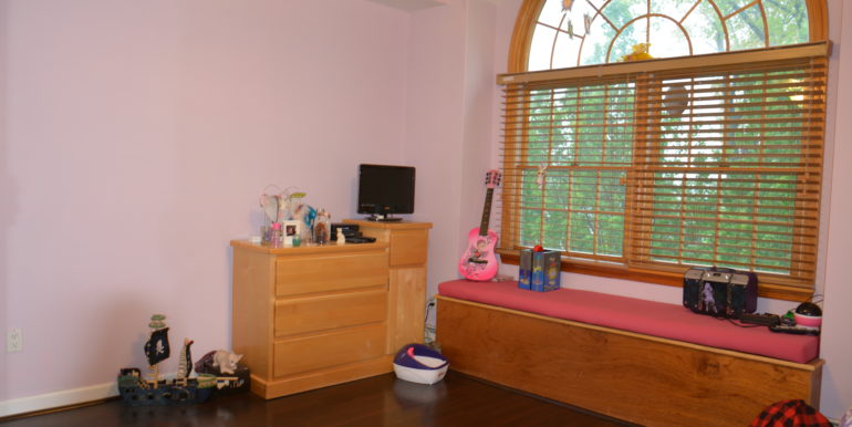31. bed 3 2ndFl alt-b 333 Oak