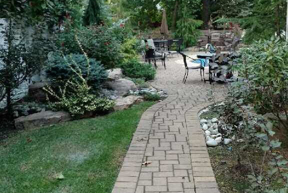 35. Backyard patio 333 oak