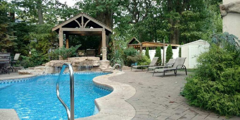 37. Pool alt 333 Oak